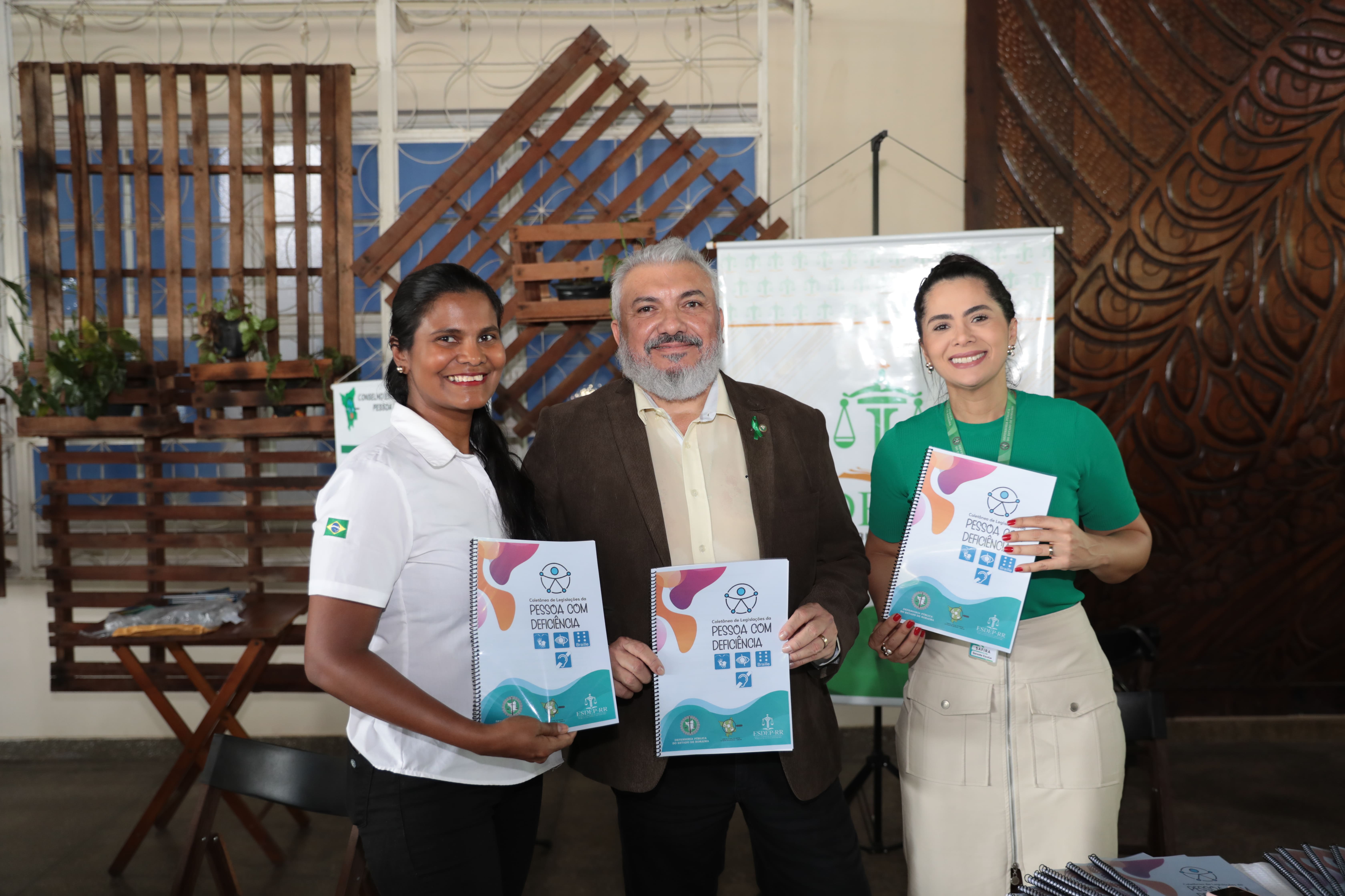 COLETÂNEA: Defensoria lança coletânea de legislações sobre direitos da pessoa com deficiência em Roraima