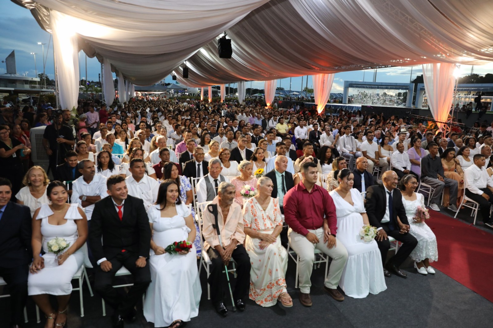 AMOR OFICIALIZADO: DPE-RR e parceiros oficializam união de mais de 260 casais às margens do Rio Branco