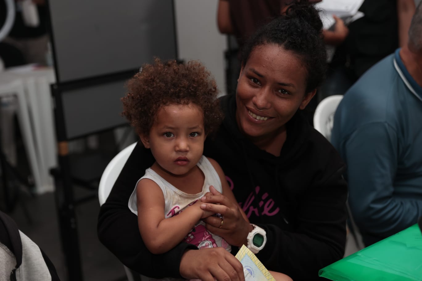 Gemima Claribel solicita documentação brasileira para a filha com apoio da equipe da Defensoria