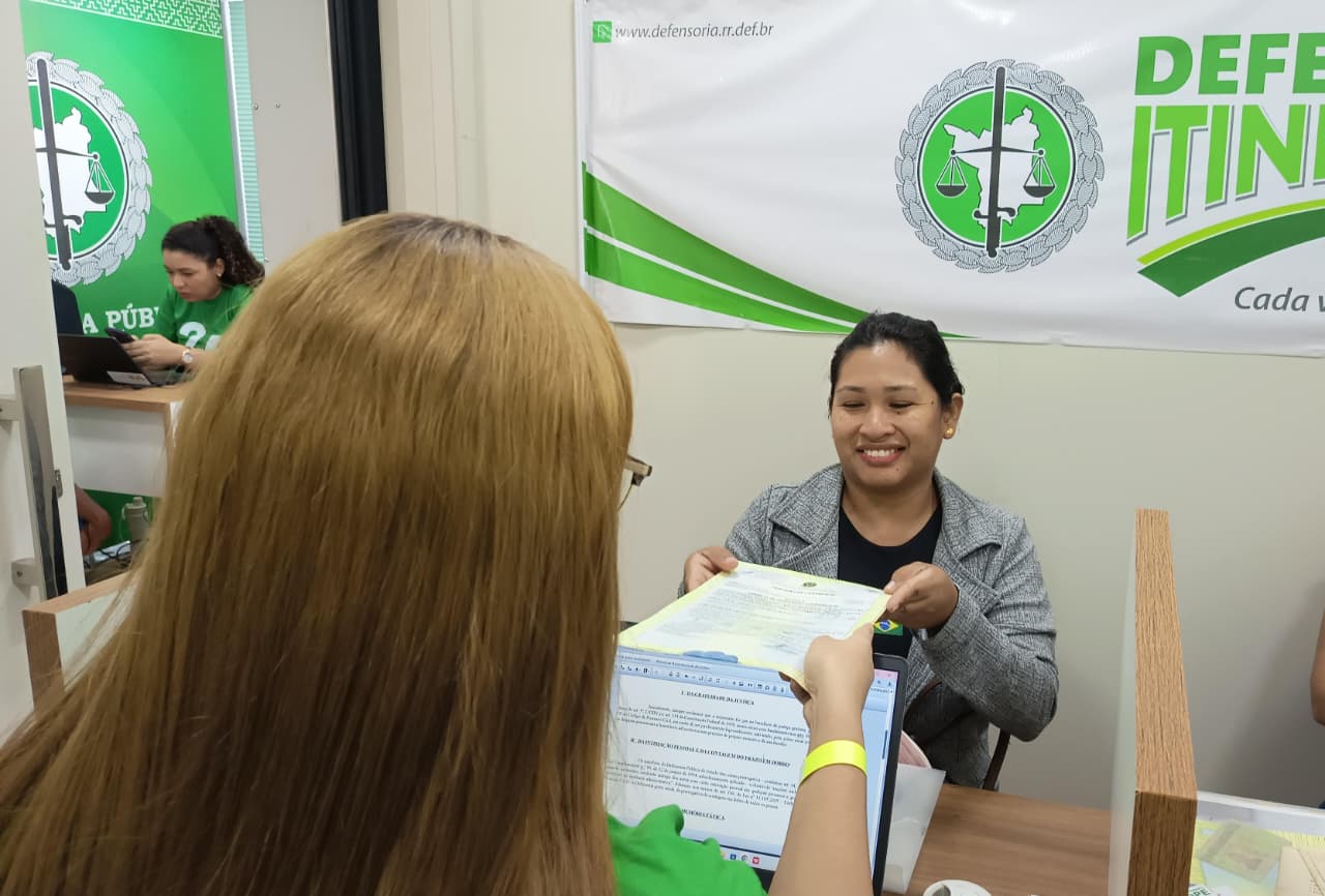 A técnica agropecuária Sara Aquino, de 37 anos, aproveitou a ação para buscar a retificação de documentos após casar e mudar o sobrenome